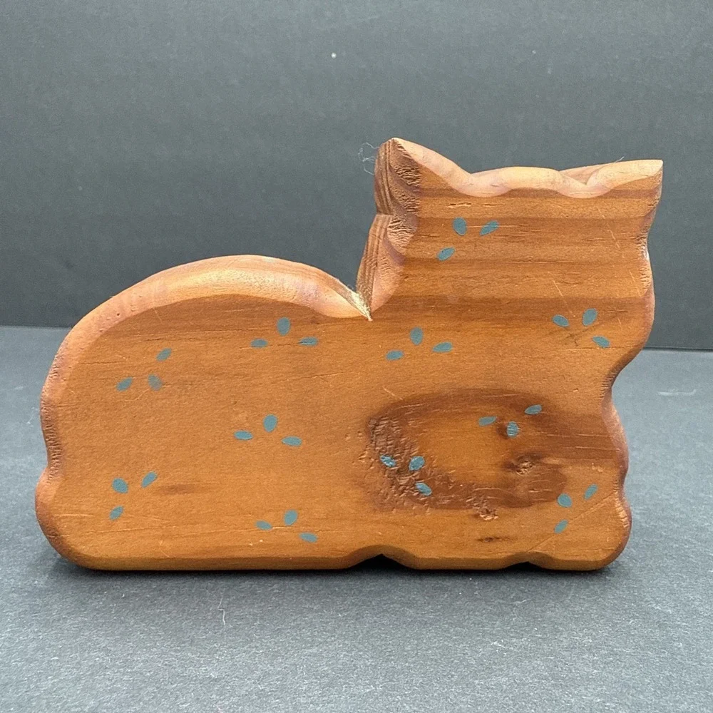 Vintage Folk Art Kitty Cat Hand‎ Painted Wood Hand Made Knick Knack 5x3